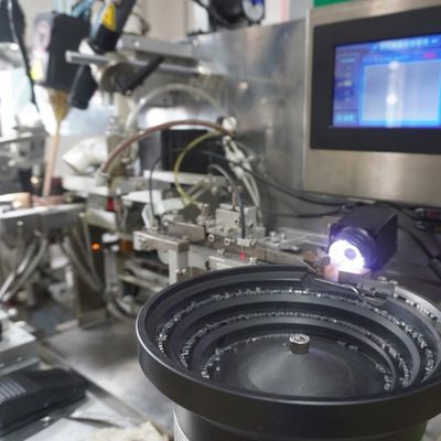 Videotechnische Unterstützung nach dem Service Automatische Zahnschweißmaschine